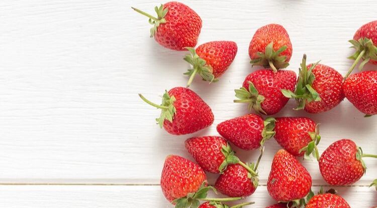 manfaat buah strawberry bagi tubuh